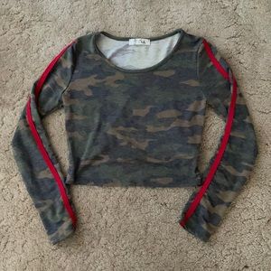 NWOT Camo crop top with red stripe sleeves